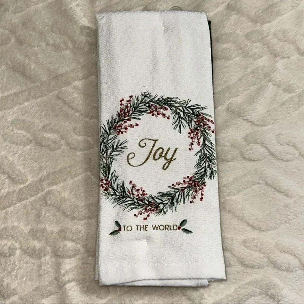 MARTHA STEWART White Gold Red Wreath Green Cotton Kitchen 3 Towel Gift Set